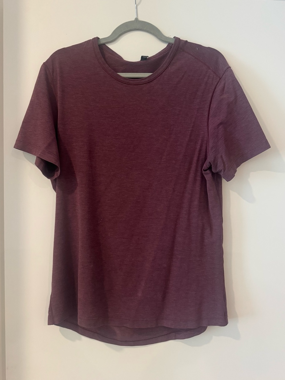 Lululemon 5 year basic tee size medium